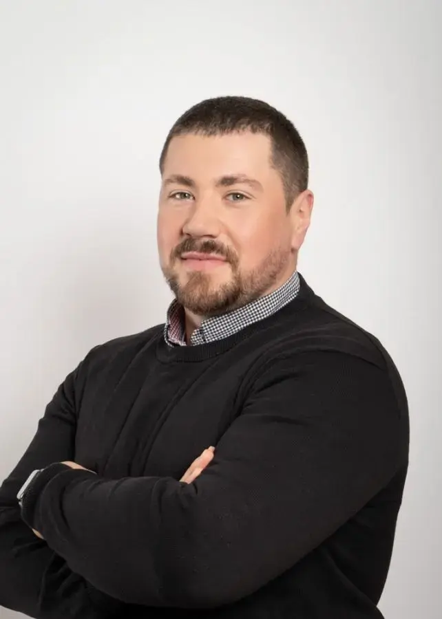 1169-Cruise_Portrait_Web-21