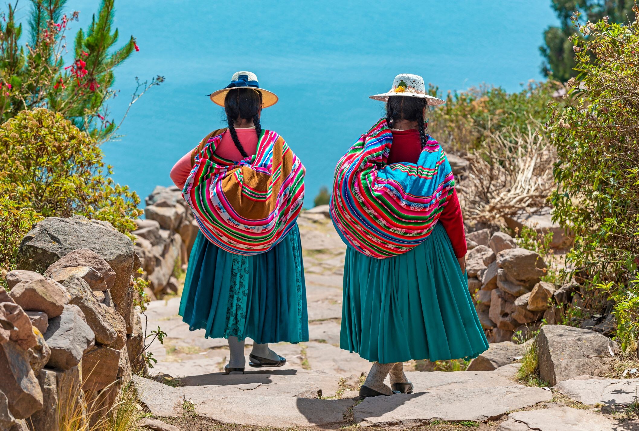 Peru_Frauen_am_Titicacasee-shutterstock.jpg