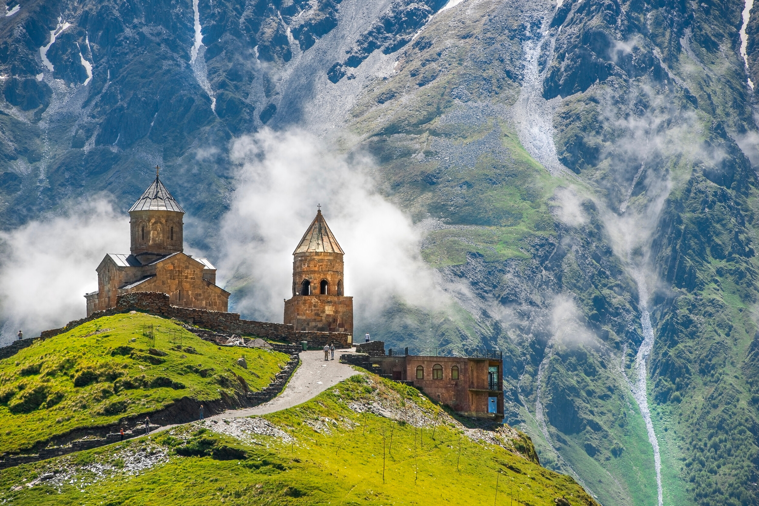 gergeti_trinity_church_AdobeStock_166822028.jpeg