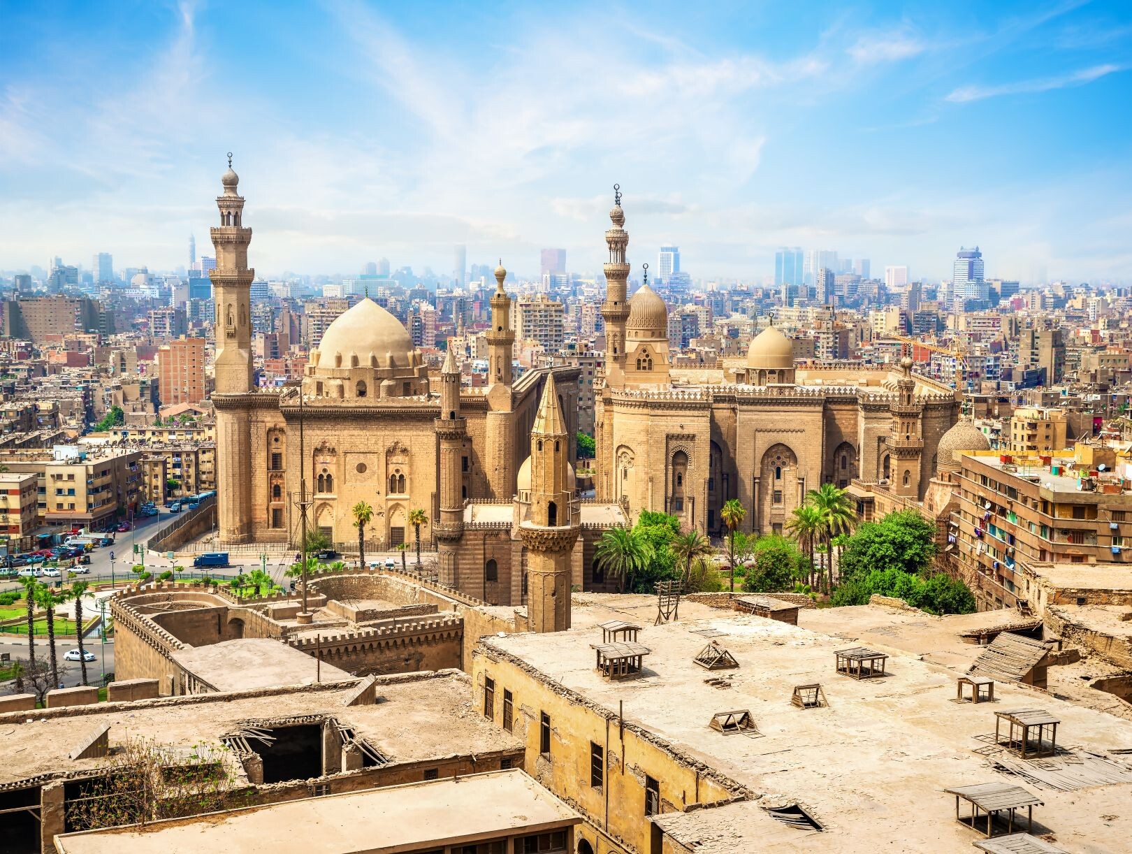 EG_Cairo-Aussicht_auf_die_Moschee_Sultan_Hassan©shutterstock_1361876561.jpg
