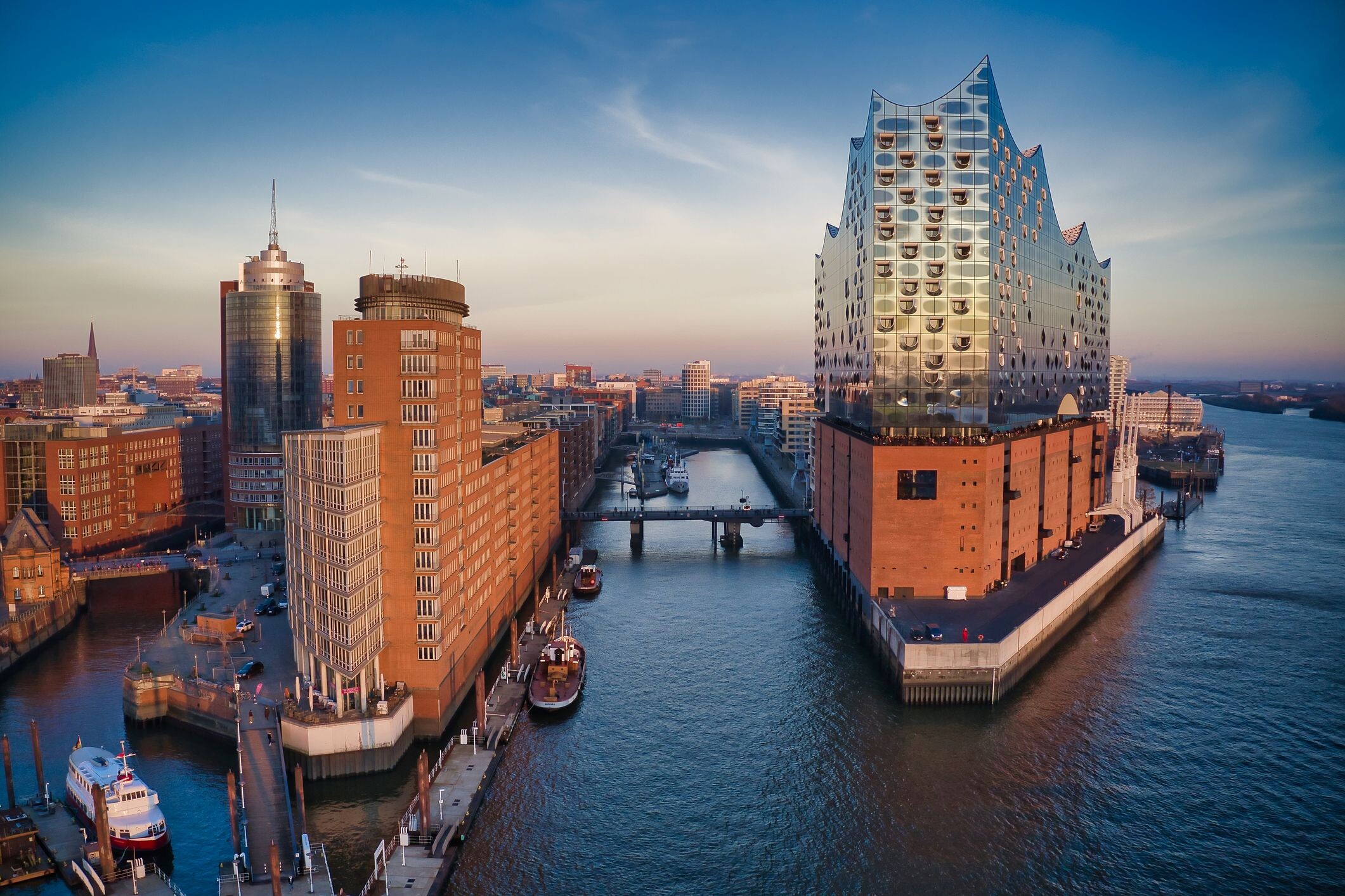 DE_Hamburg©iStock.jpg