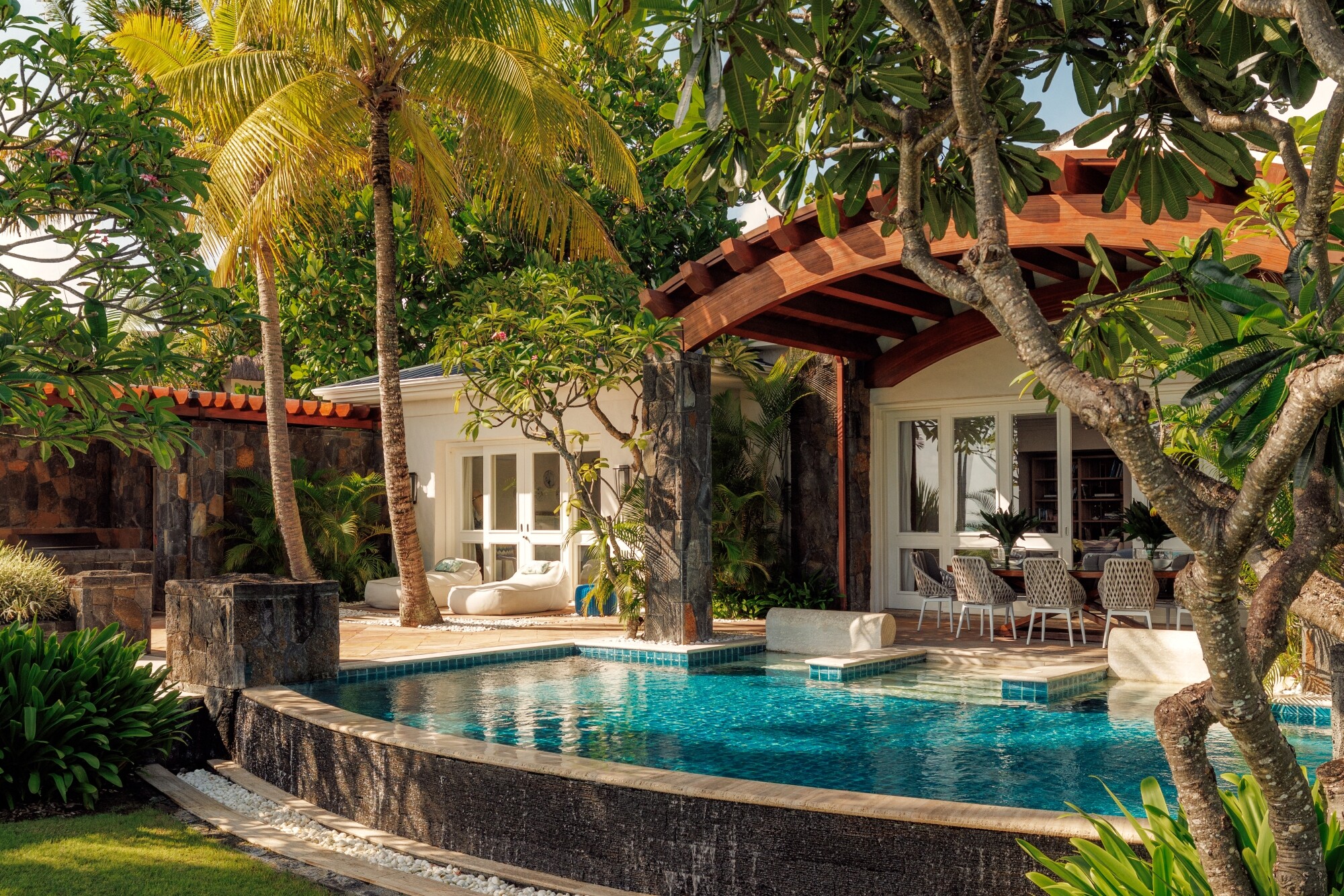 250303_OOLSG_P1_Villa1_PoolTerrace_2973_MASTER