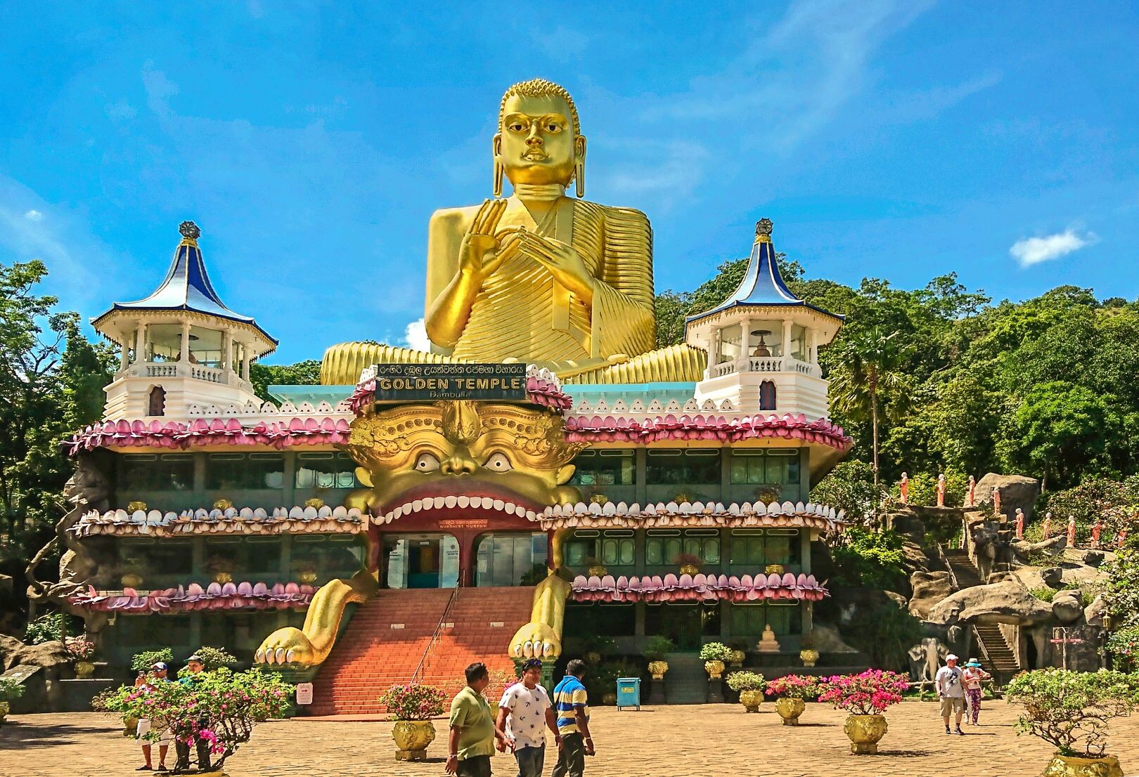 Sri_Lanka_Dambulla_Höhlentempel_shutterstock_1288301086_verkleinert.jpg