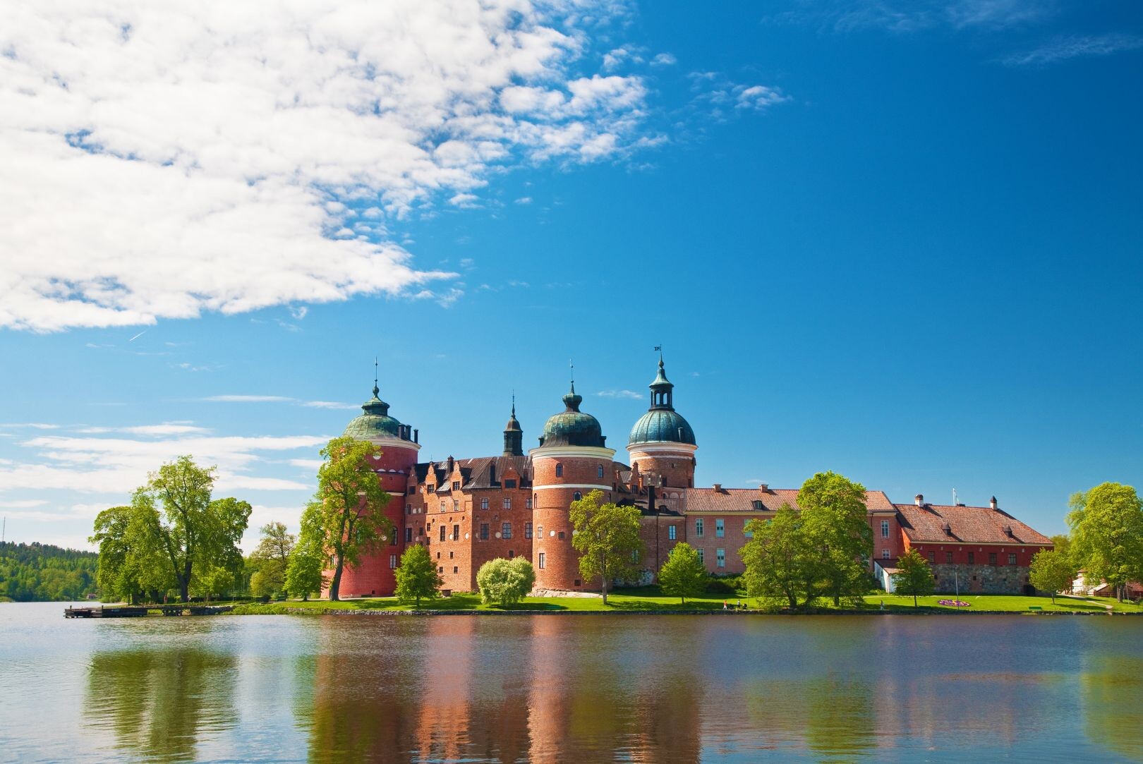 shutterstock_Gripsholm_93555439.jpg