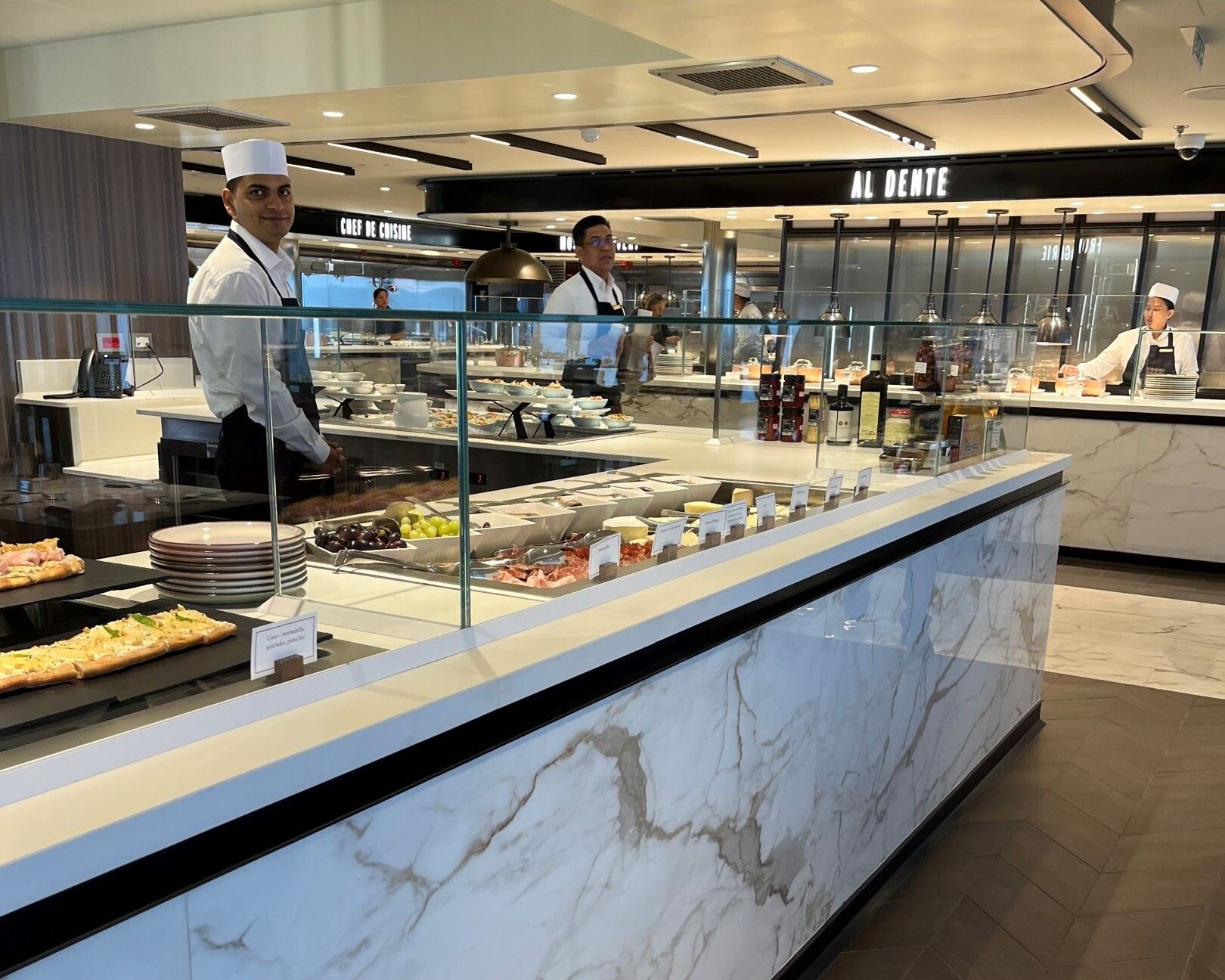 Explora_1_Buffetrestaurant