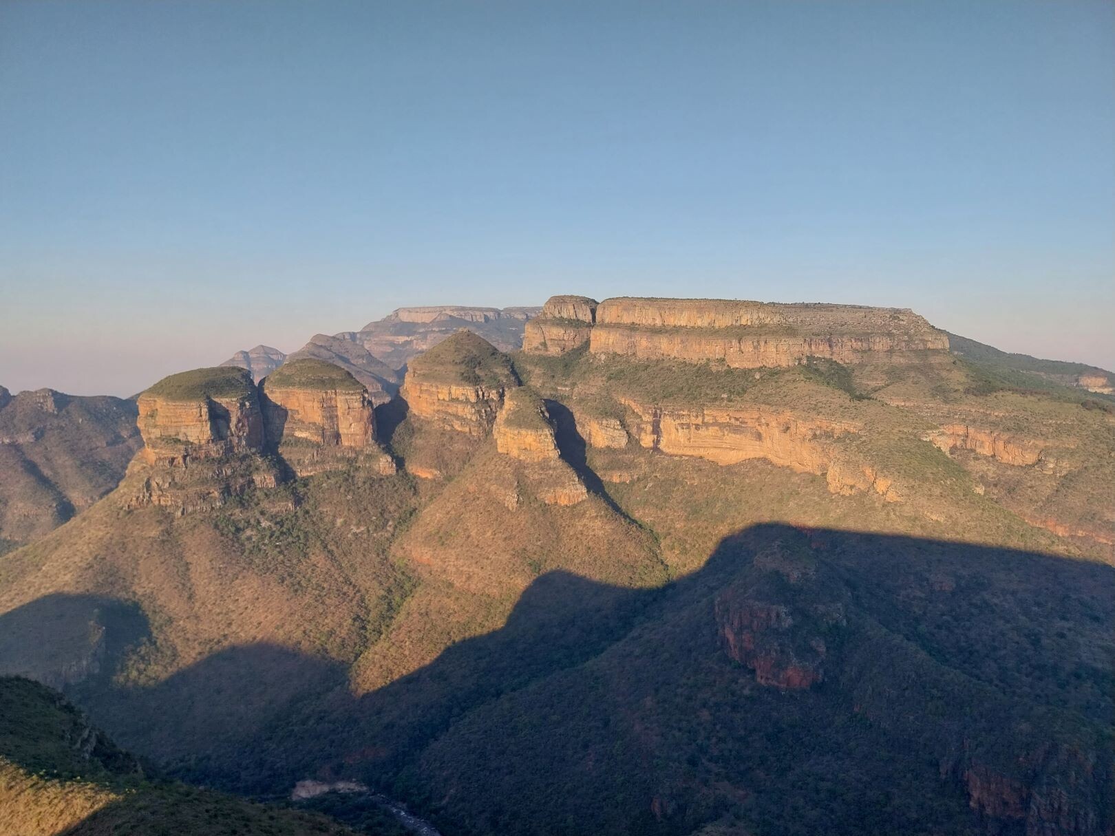 Südafrika_Drei_Rondaveln