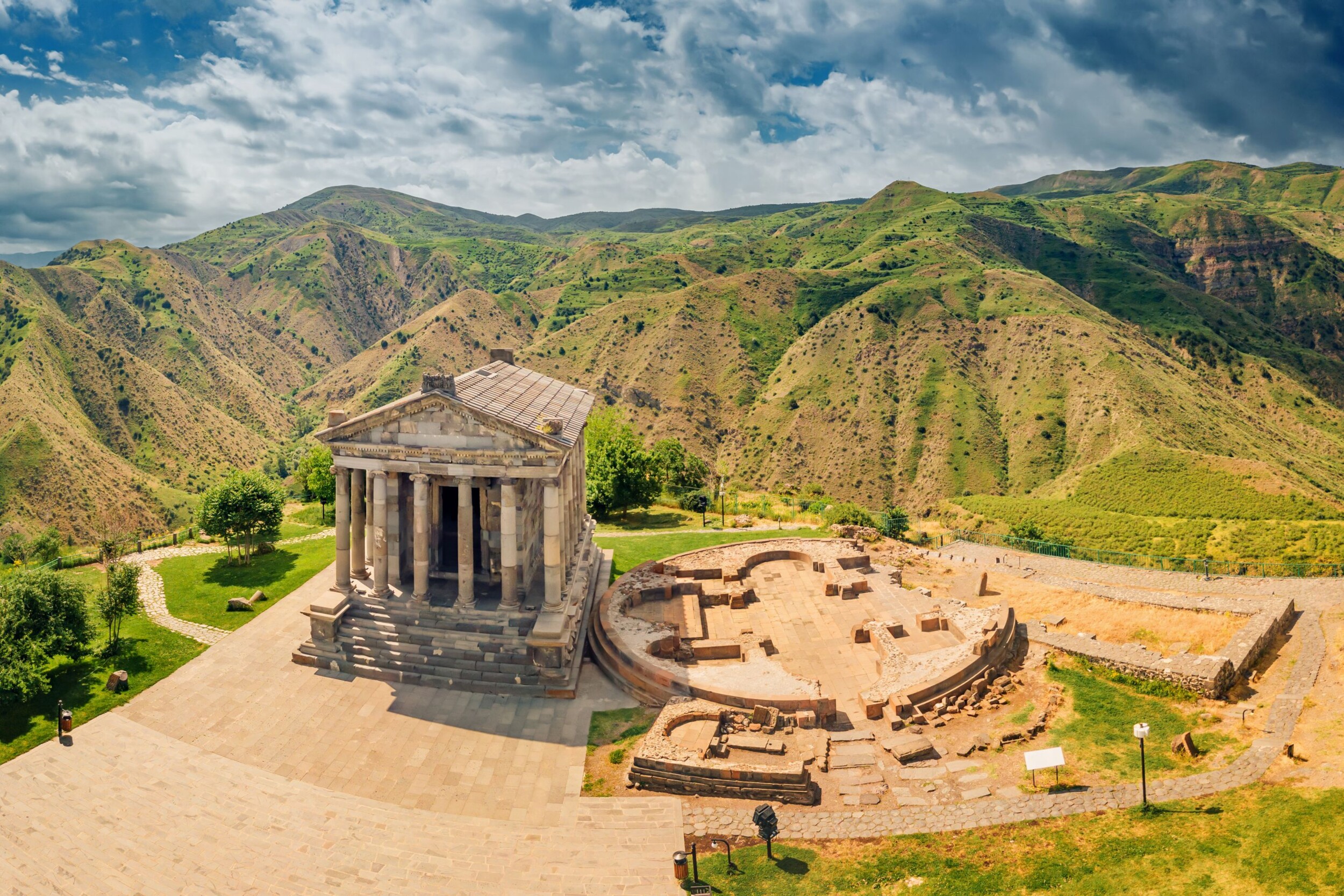 Garni_Temple_(1).jpg