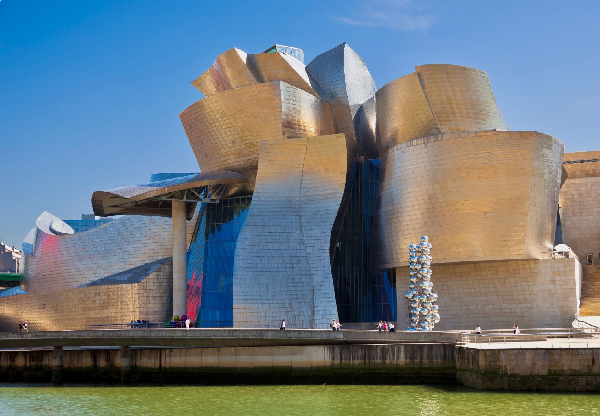 Bilbao-Guggenheim-Museum©dreamstime.jpg
