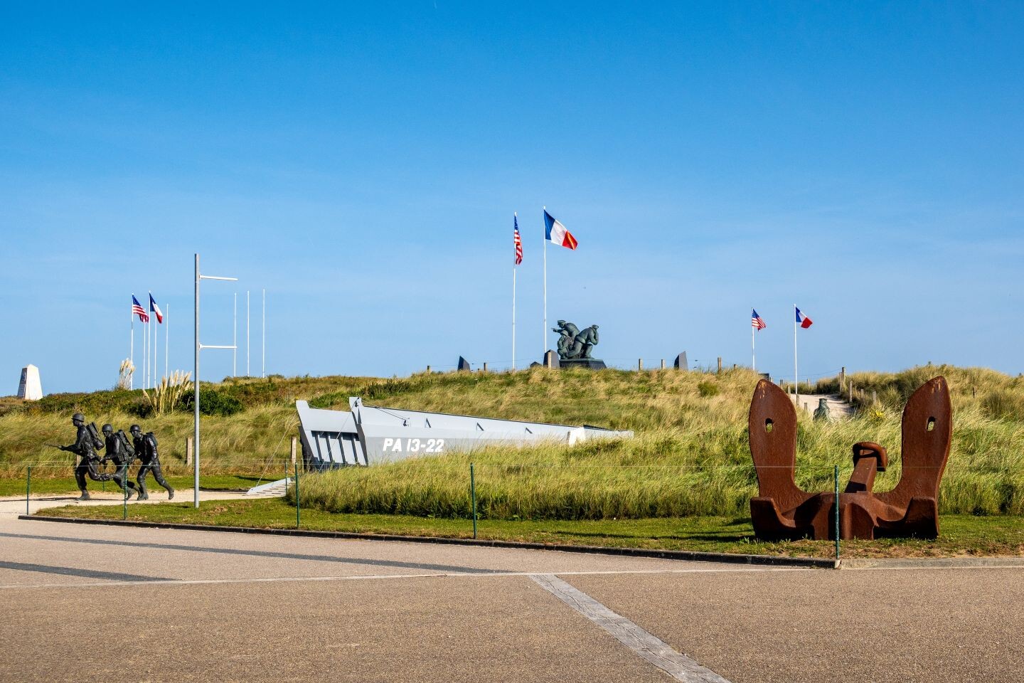 FR_D-Day_Memorial_shutterstock_2530340329.jpg