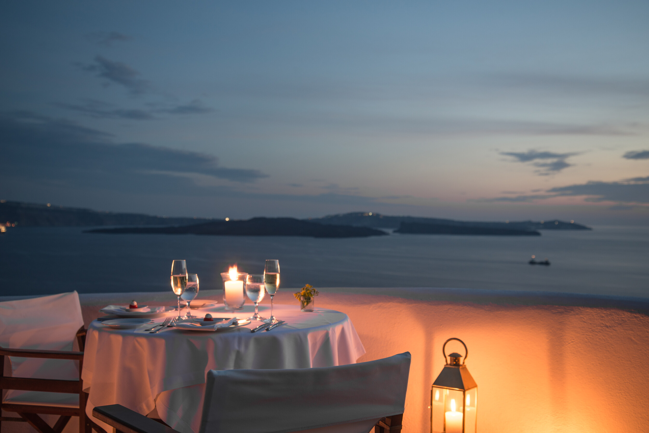 Dining 2, Perivolas