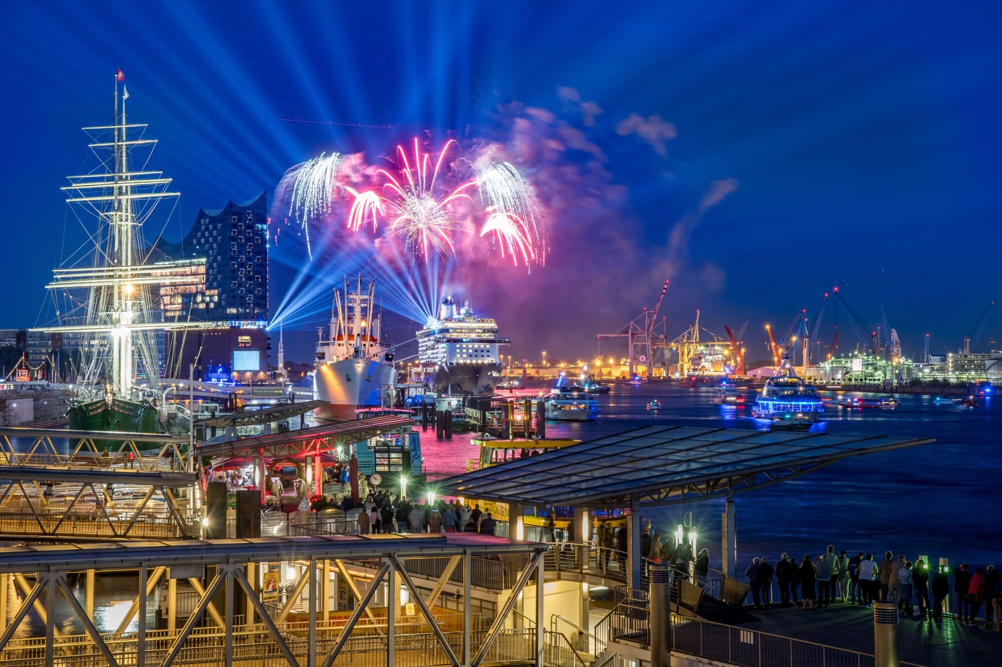 Hamburger Hafengeburtstag - Maritimes Flair und hanseatische Lebensfreude - Deutschland