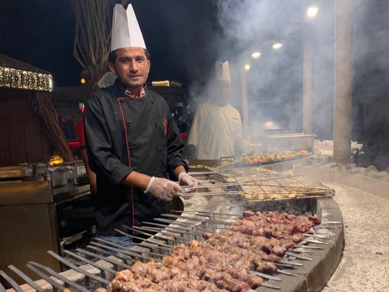 Dubai_Wüstencamp_BBQ.JPG