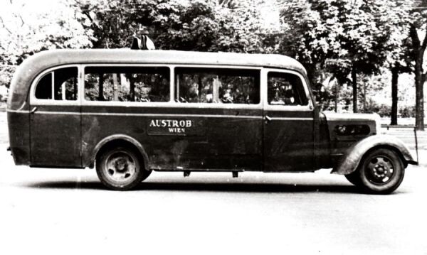 Ein_Austrobus_1951