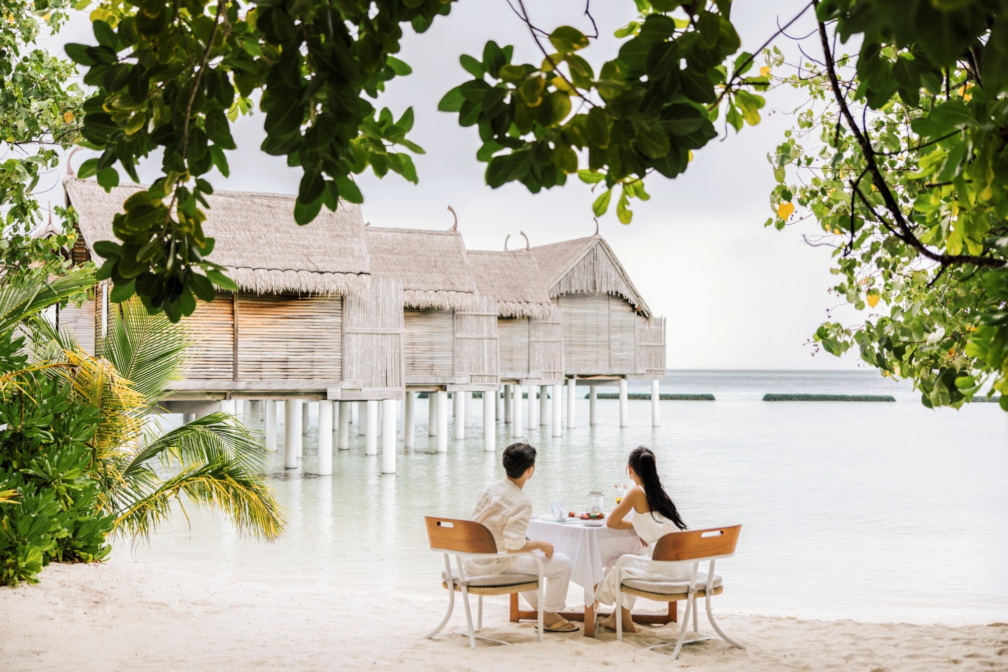Constance-Moofushi-Honeymoon-04