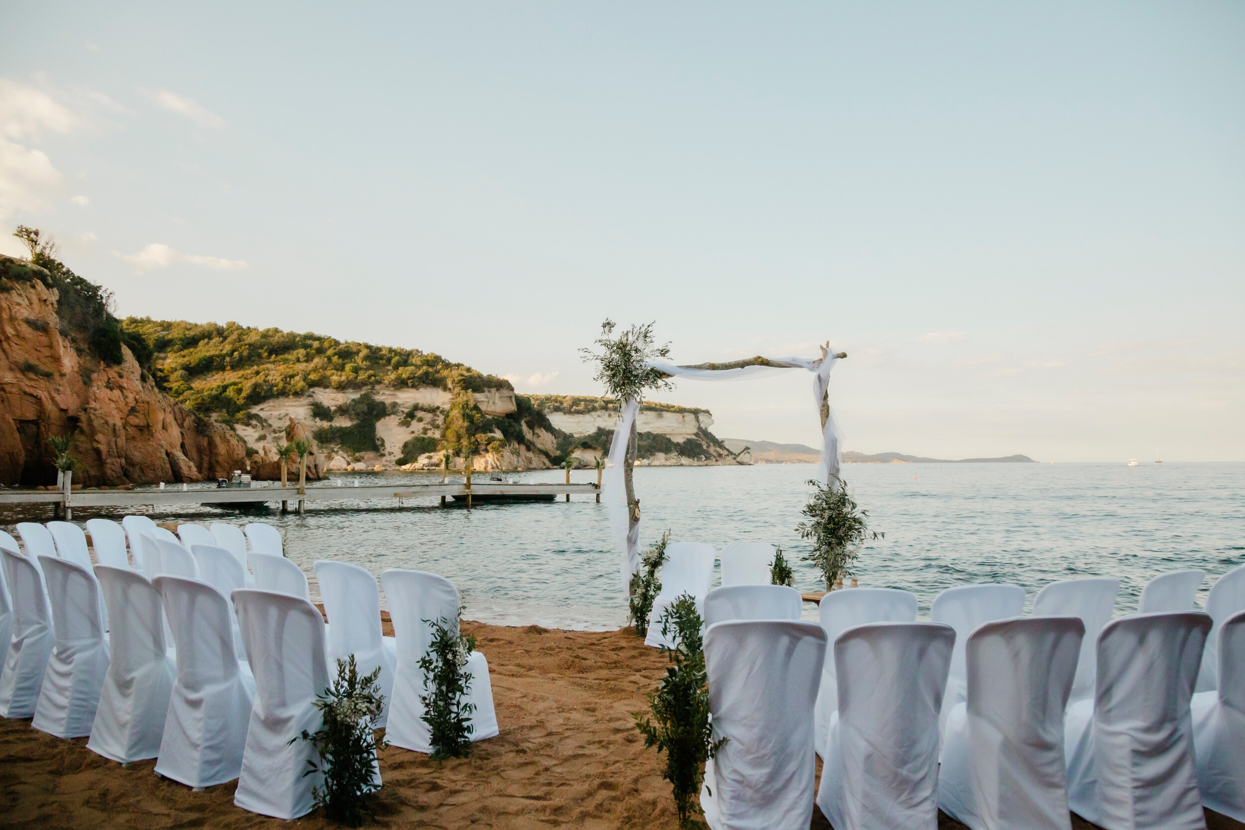 Mariages pieds dans l'eau à l'hôtel U Capu Biancu (19)