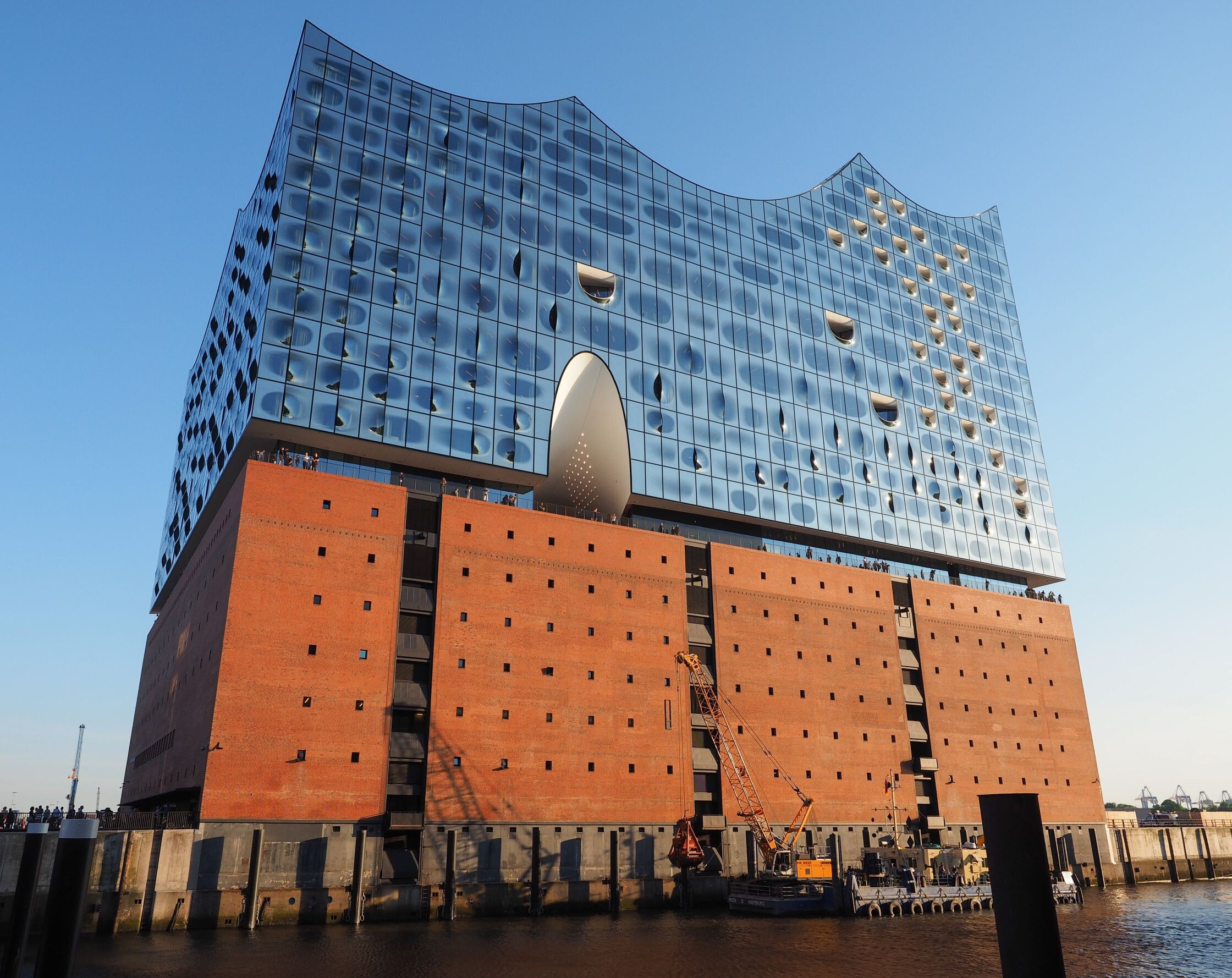 DE_Hamburg_Elbphilharmonie&copy;shutterstock_651163612_(2).jpg
