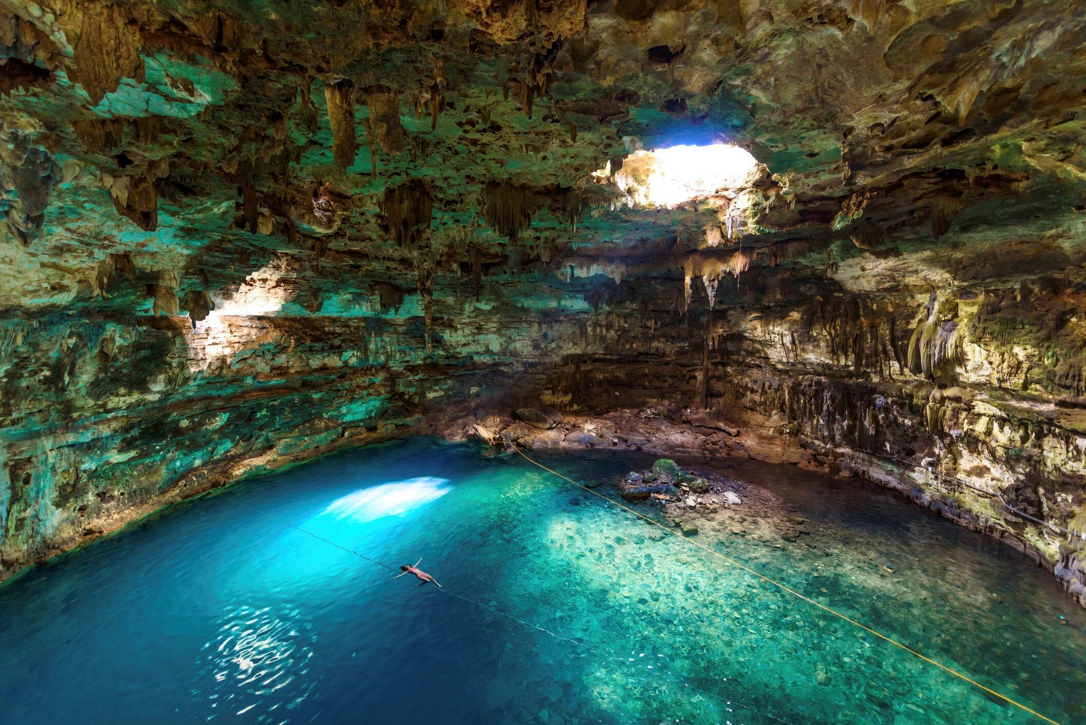Mexiko-Cenote_Dzitnup-shutterstock.jpg