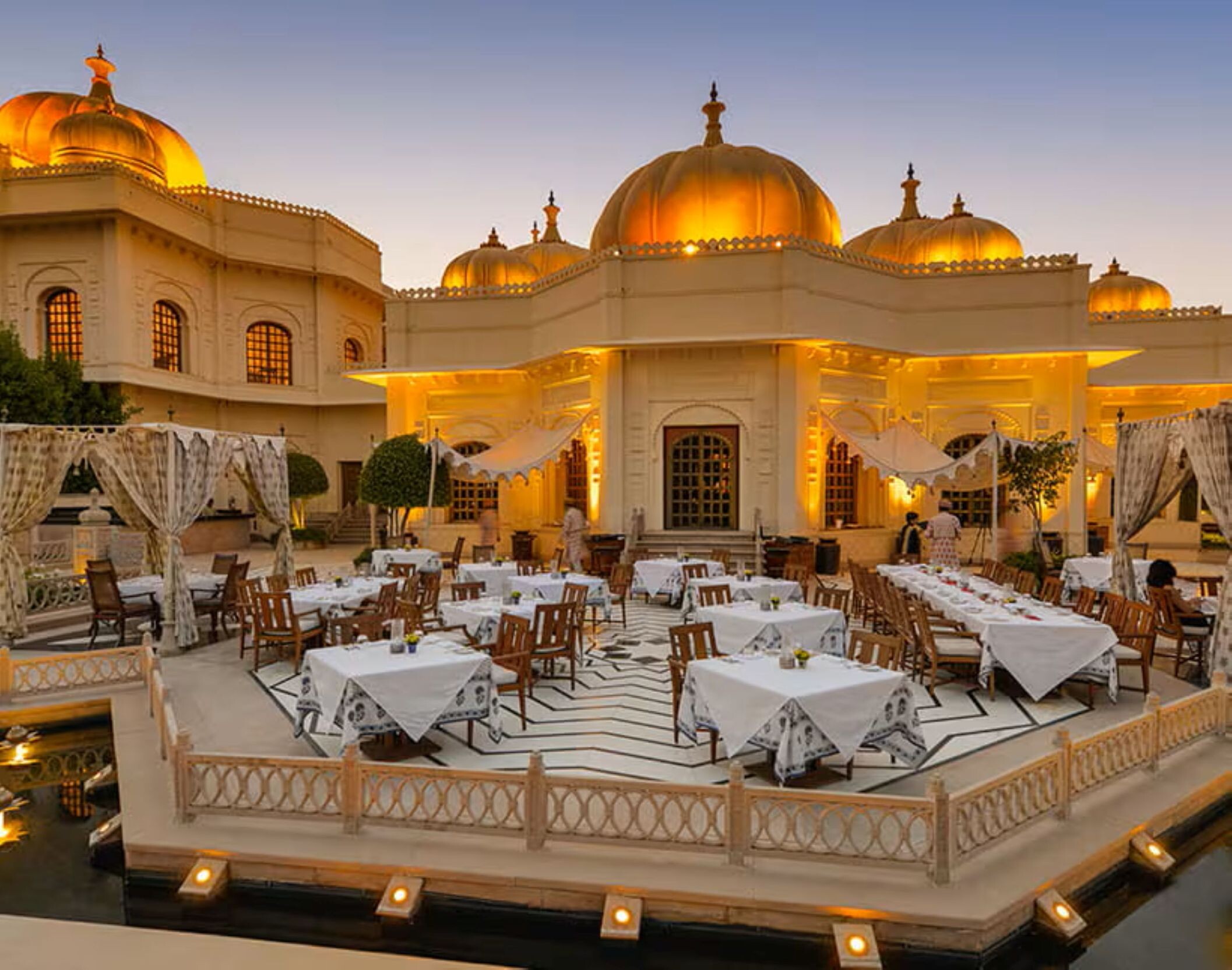 ©Hotel_Oberoi_Udaipur_Restaurant_.jpg