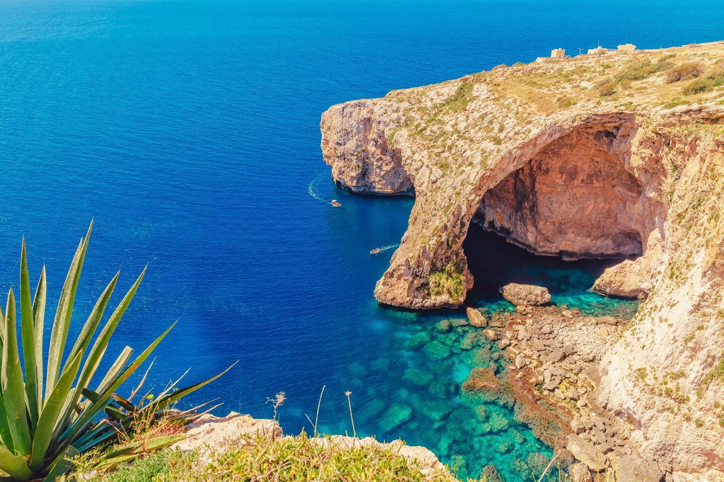 Malta_Blue_Grotto_shutterstock_1647745576_Kopie.jpg