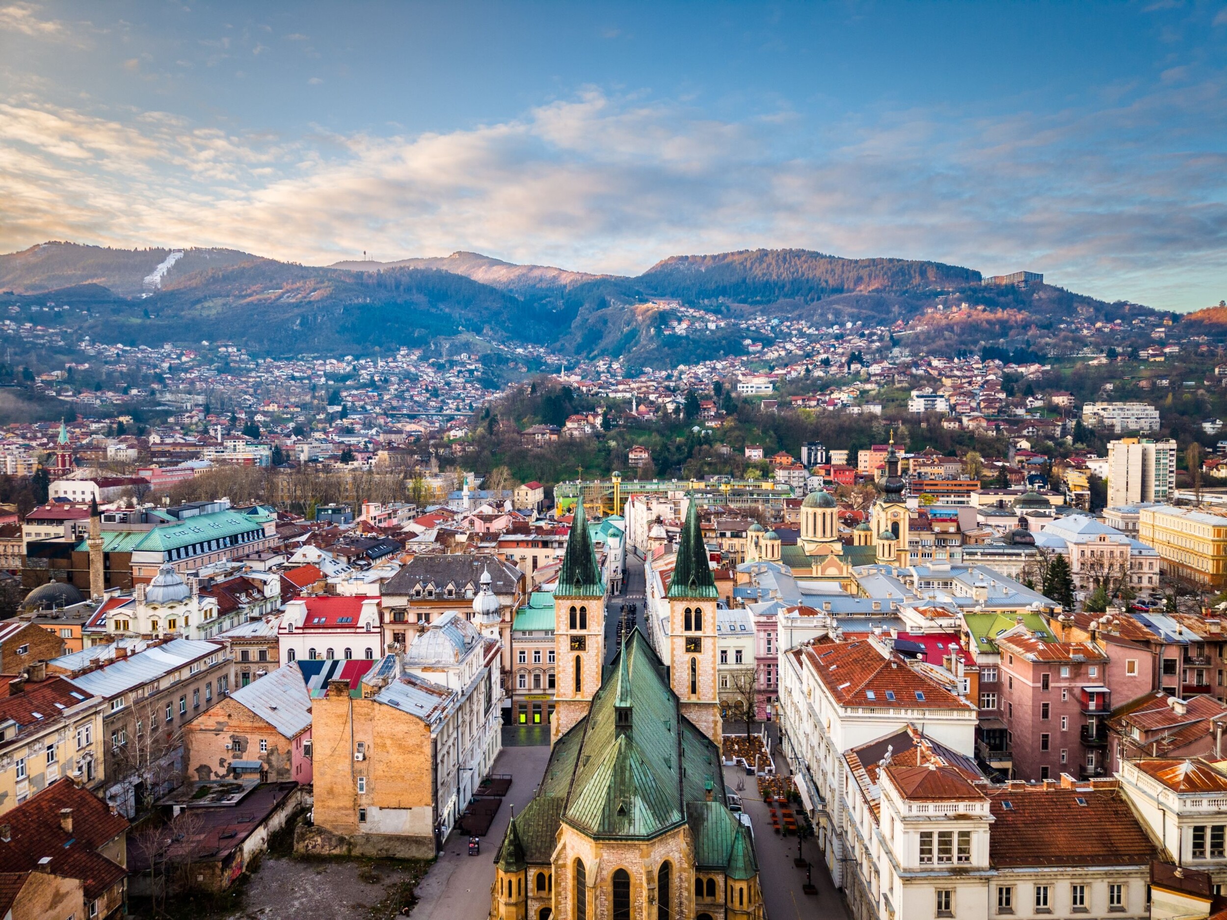 Sarajevo_shutterstock_2839851387.jpg