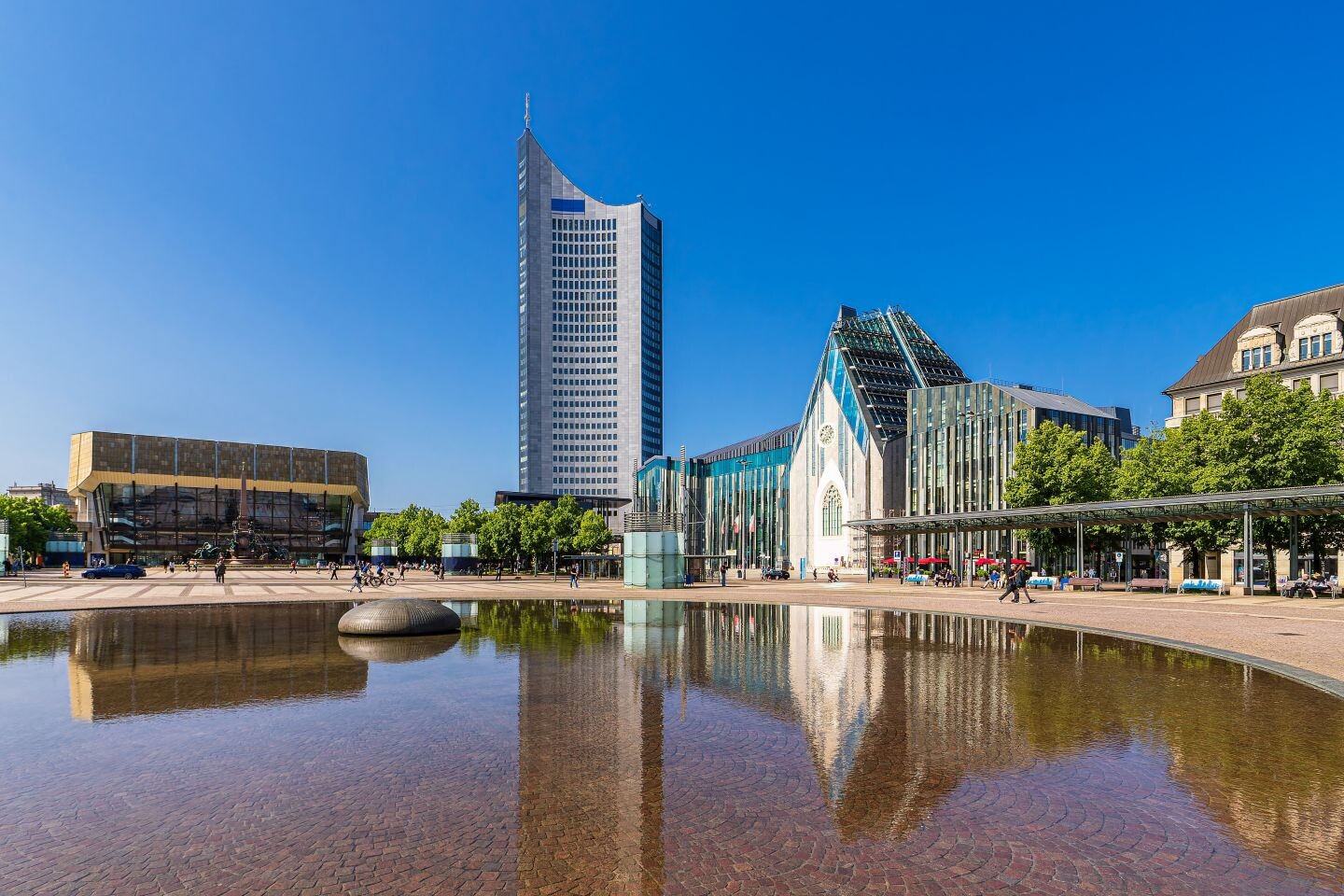 Leipzig_Augustusplatz_shutterstock_2311450759.jpg
