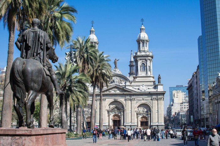 Chile-Santiago-de-Chile-Plaza-de-Armas.jpg