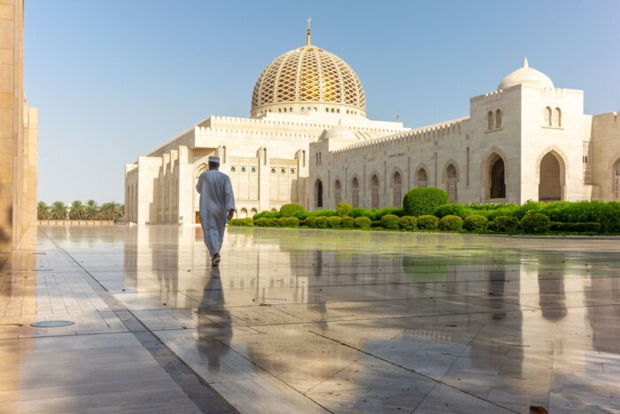 Oman_Muscat_Grand_Mosque&copy;shutterstock.jpg