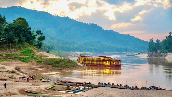 Heritage_Line_Upper_Mekong_Anouvong.jpeg
