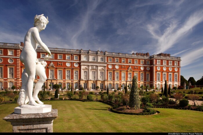Südengland_Hampton_Court_Palace.jpg