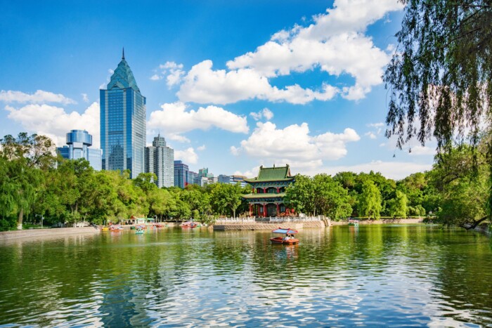 China_Urumqi_&copy;shutterstock.jpg
