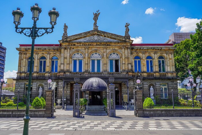 Costa_Rica-San_Jose-Nationaltheater-shutterstock.jpg