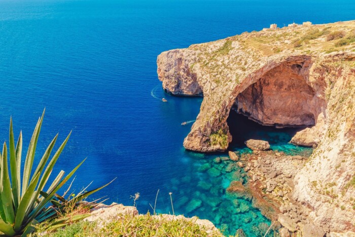 Malta_Blue_Grotto_shutterstock_1647745576_Kopie.jpg