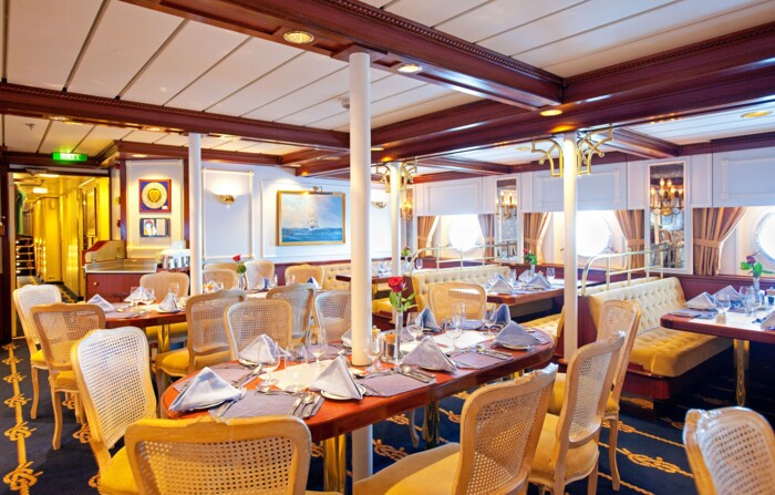 sc-dining_5200-Star-Clipper-2014.jpg