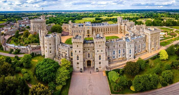 Windsor_Castle_&copy;shutterstock.jpg